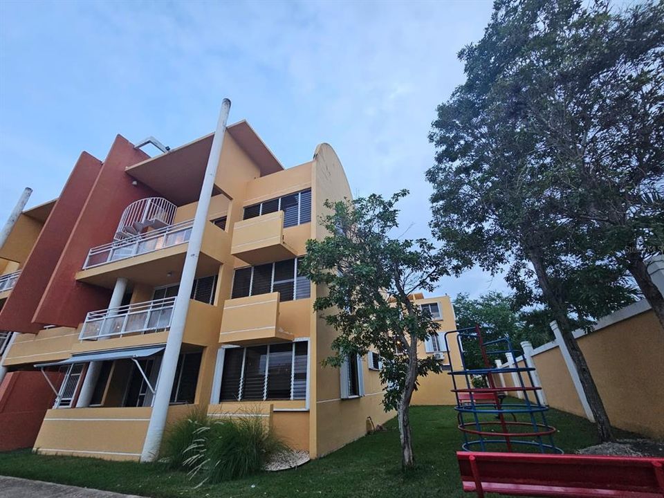 Vendido Recientemente: $220,000 (3 camas, 2 baños, 1532 Pies cuadrados)