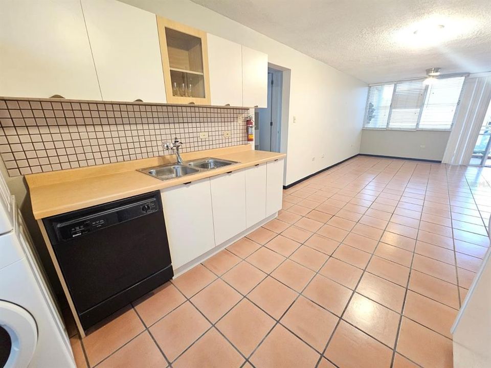 Vendido Recientemente: $220,000 (3 camas, 2 baños, 1532 Pies cuadrados)