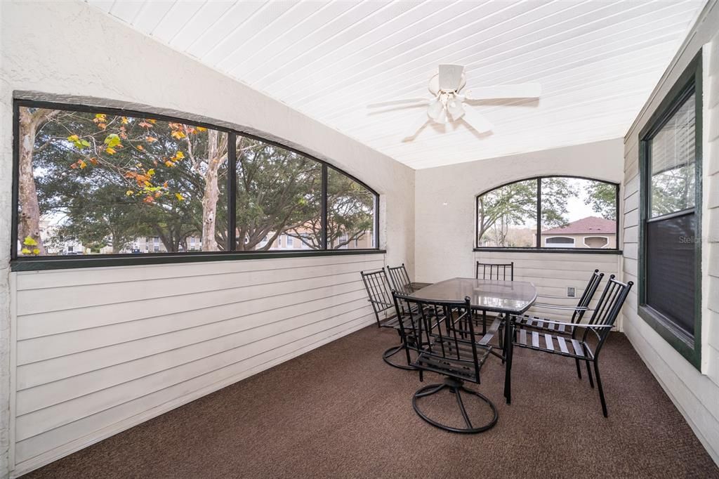 Active With Contract: $189,950 (2 beds, 2 baths, 889 Square Feet)