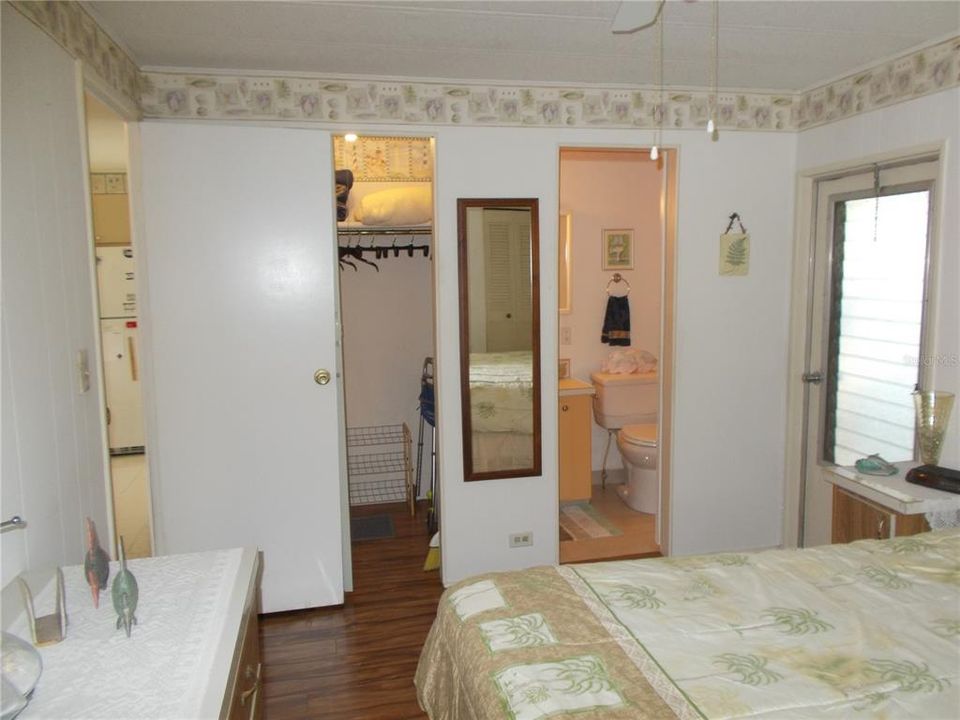 For Sale: $159,000 (2 beds, 1 baths, 800 Square Feet)