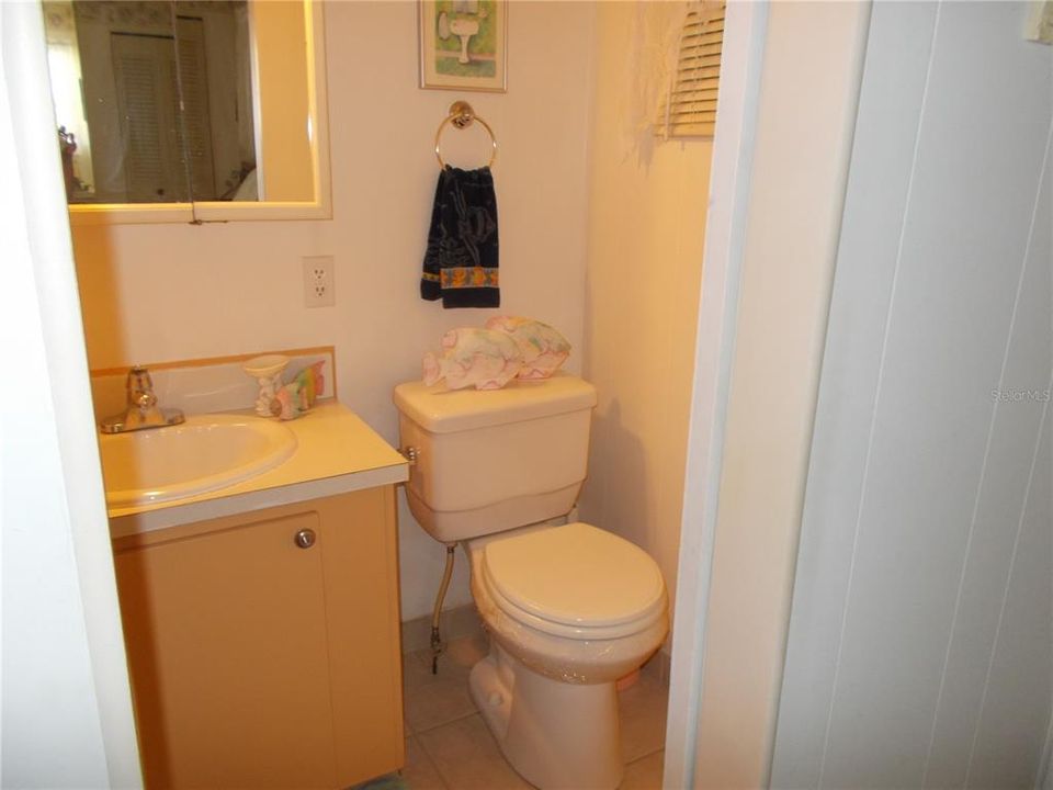 For Sale: $159,000 (2 beds, 1 baths, 800 Square Feet)