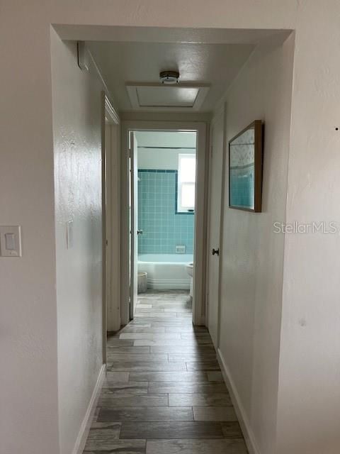 Active With Contract: $2,000 (1 beds, 1 baths, 655 Square Feet)