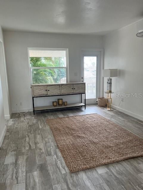 Active With Contract: $2,000 (1 beds, 1 baths, 655 Square Feet)