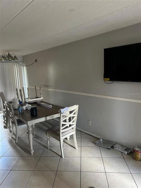 Active With Contract: $115,000 (2 beds, 1 baths, 832 Square Feet)