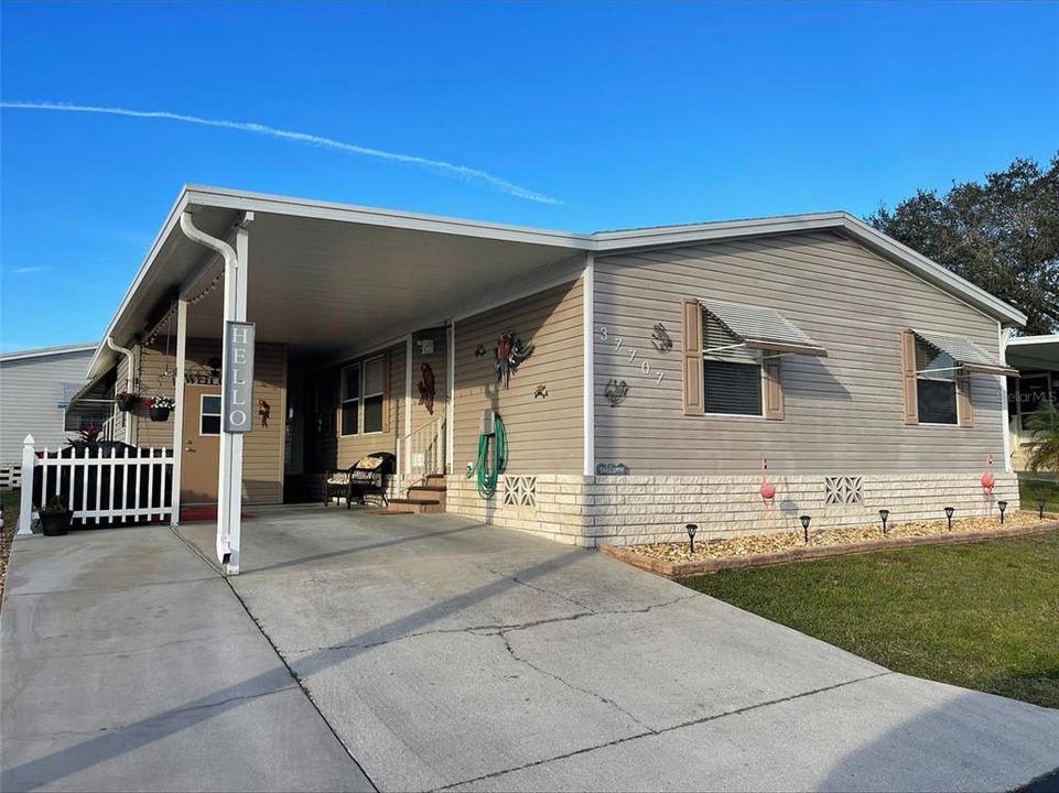 Recently Sold: $220,000 (3 beds, 2 baths, 1296 Square Feet)