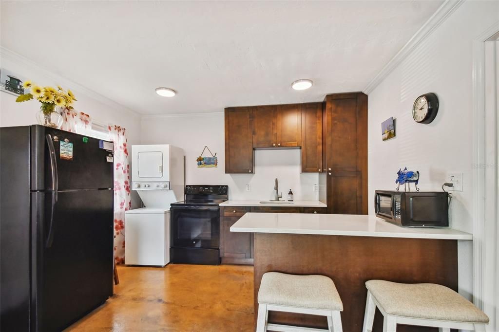 For Rent: $2,000 (1 beds, 1 baths, 565 Square Feet)