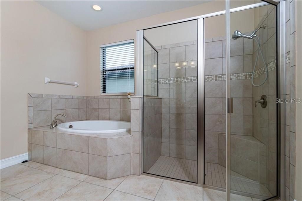 最近租的: $2,850 (3 贝兹, 2 浴室, 1806 平方英尺)