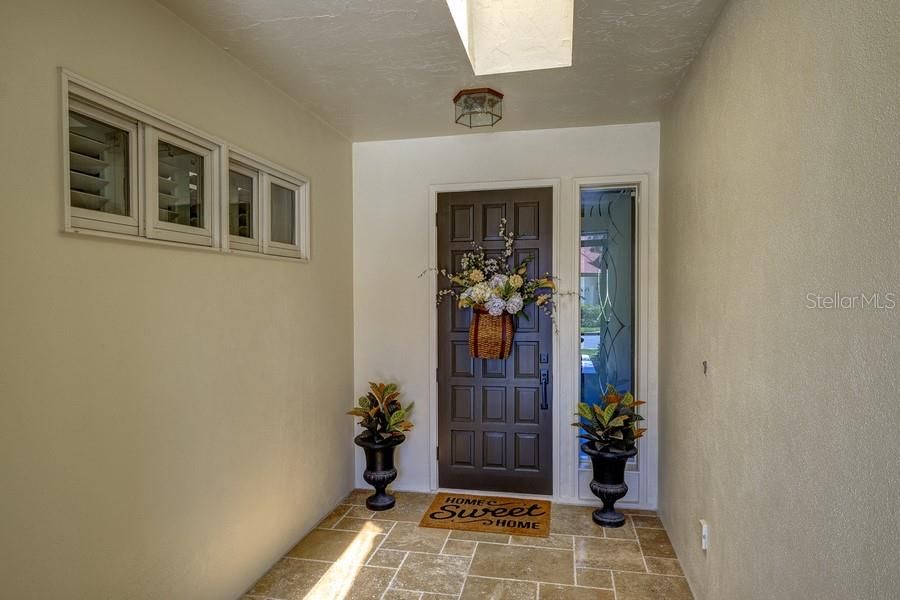 Recently Sold: $1,000,000 (3 beds, 3 baths, 3106 Square Feet)