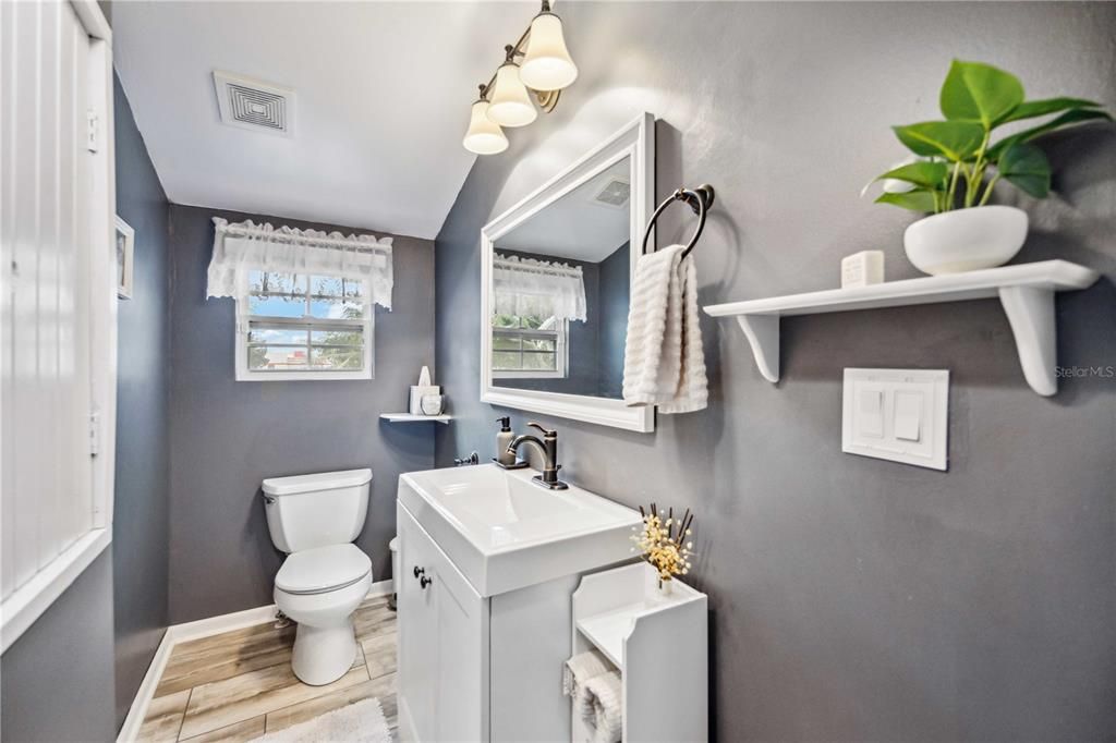 For Sale: $445,000 (3 beds, 2 baths, 1693 Square Feet)