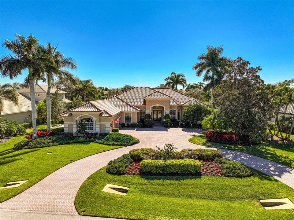 Recently Sold: $1,950,000 (4 beds, 5 baths, 4318 Square Feet)