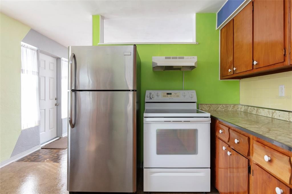 Active With Contract: $345,000 (2 beds, 1 baths, 1254 Square Feet)