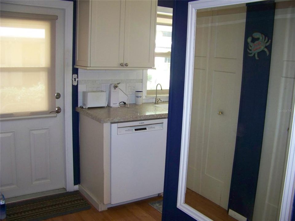 For Sale: $169,900 (2 beds, 2 baths, 1104 Square Feet)