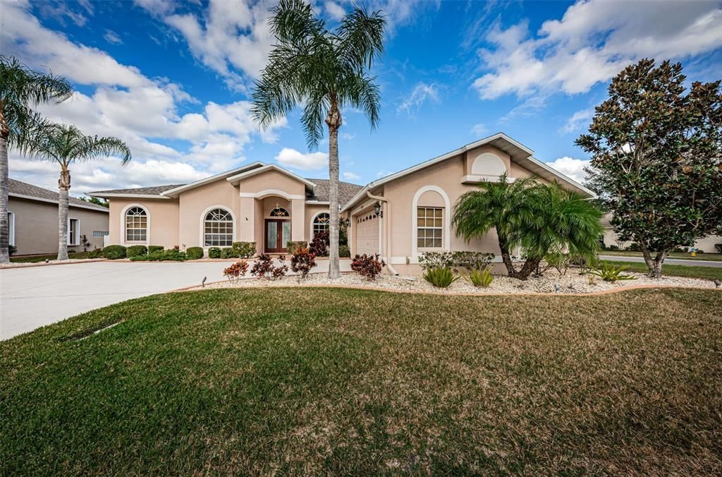 Recently Sold: $571,900 (3 beds, 2 baths, 2313 Square Feet)