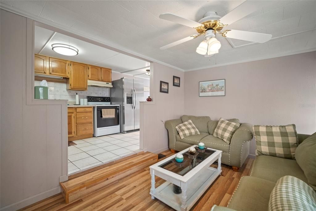 For Sale: $115,000 (2 beds, 2 baths, 788 Square Feet)