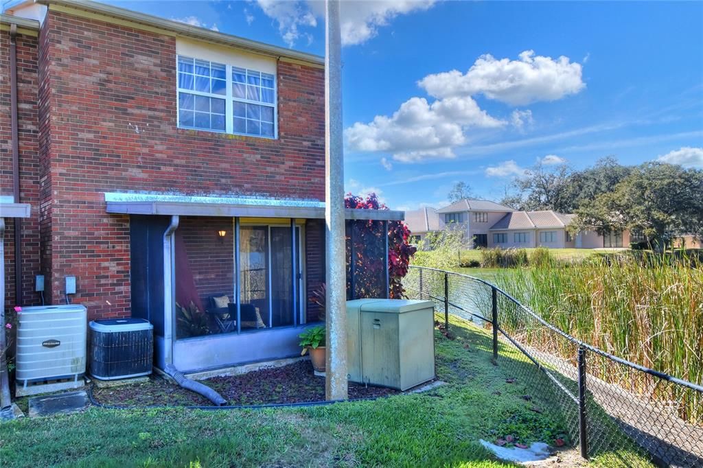 Active With Contract: $179,900 (2 beds, 1 baths, 930 Square Feet)