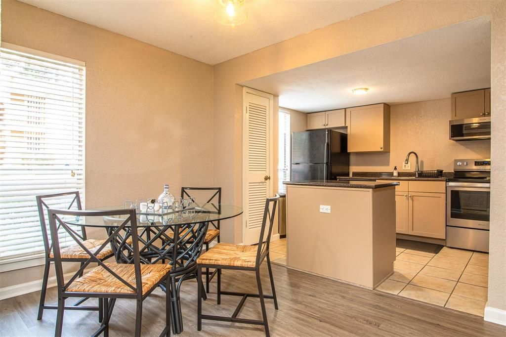 Recently Sold: $138,000 (1 beds, 1 baths, 760 Square Feet)