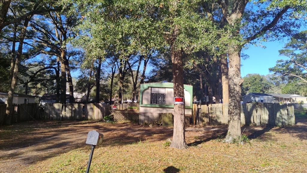 Recently Sold: $35,000 (3 beds, 2 baths, 907 Square Feet)