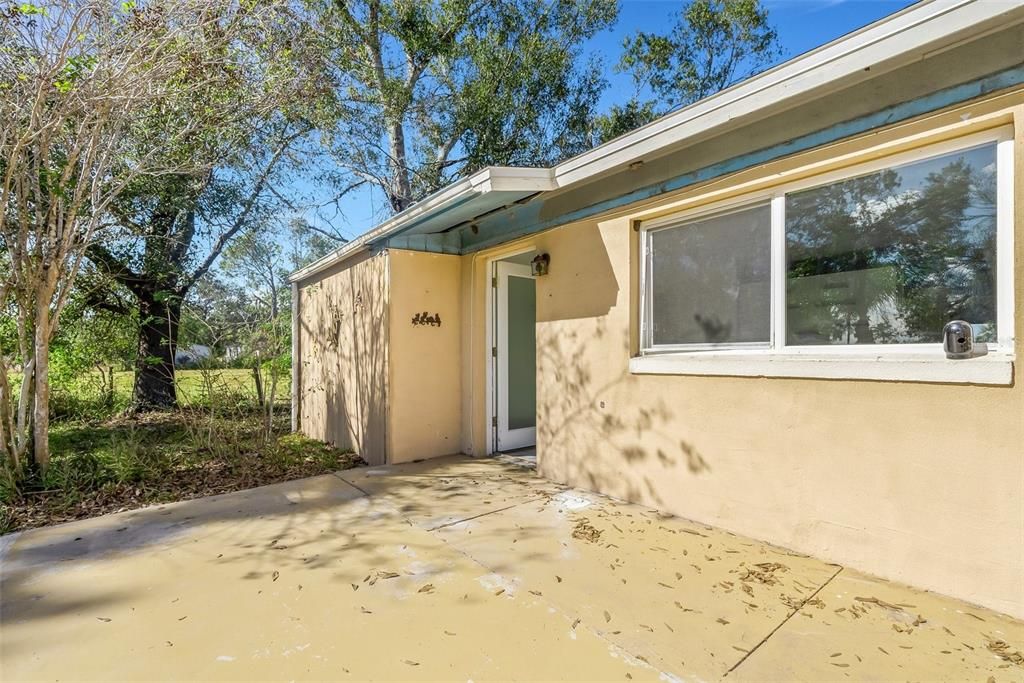 Recently Sold: $320,000 (3 beds, 2 baths, 1628 Square Feet)