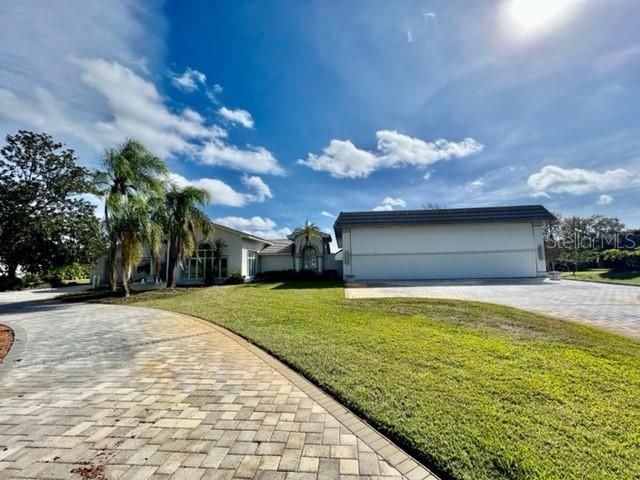 Recently Sold: $775,000 (3 beds, 3 baths, 2966 Square Feet)