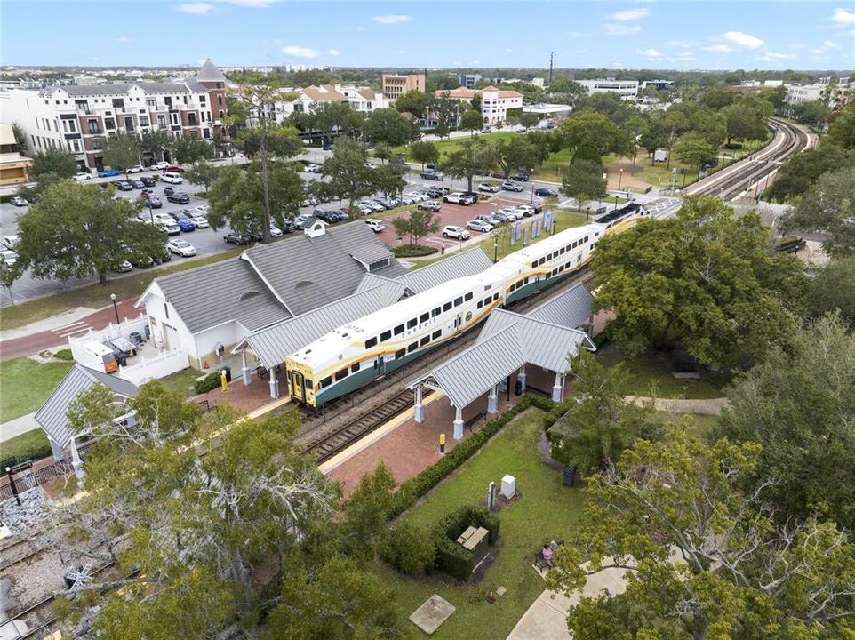One mile to shops and restaurants on Park Ave and Sunrail Train Station