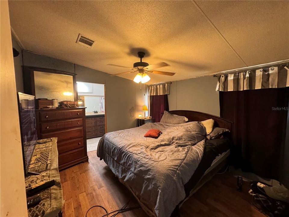 For Sale: $175,000 (3 beds, 2 baths, 1152 Square Feet)