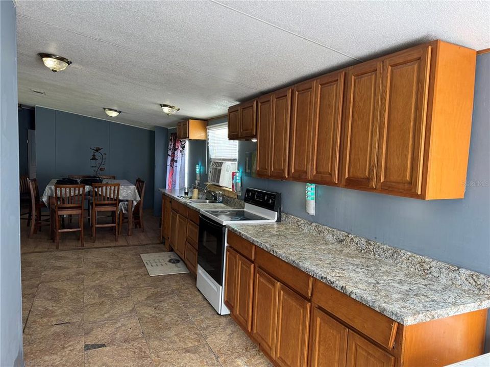 For Sale: $175,000 (3 beds, 2 baths, 1152 Square Feet)