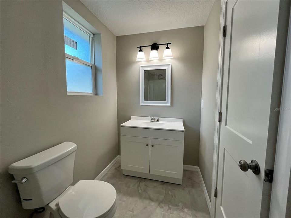 Recently Sold: $210,000 (3 beds, 2 baths, 938 Square Feet)