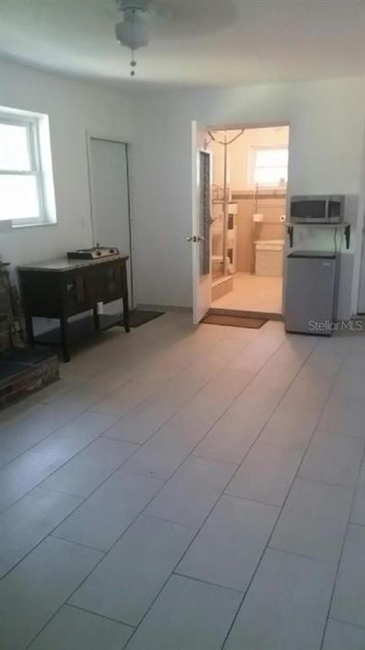 Recently Rented: $1,400 (0 beds, 1 baths, 500 Square Feet)