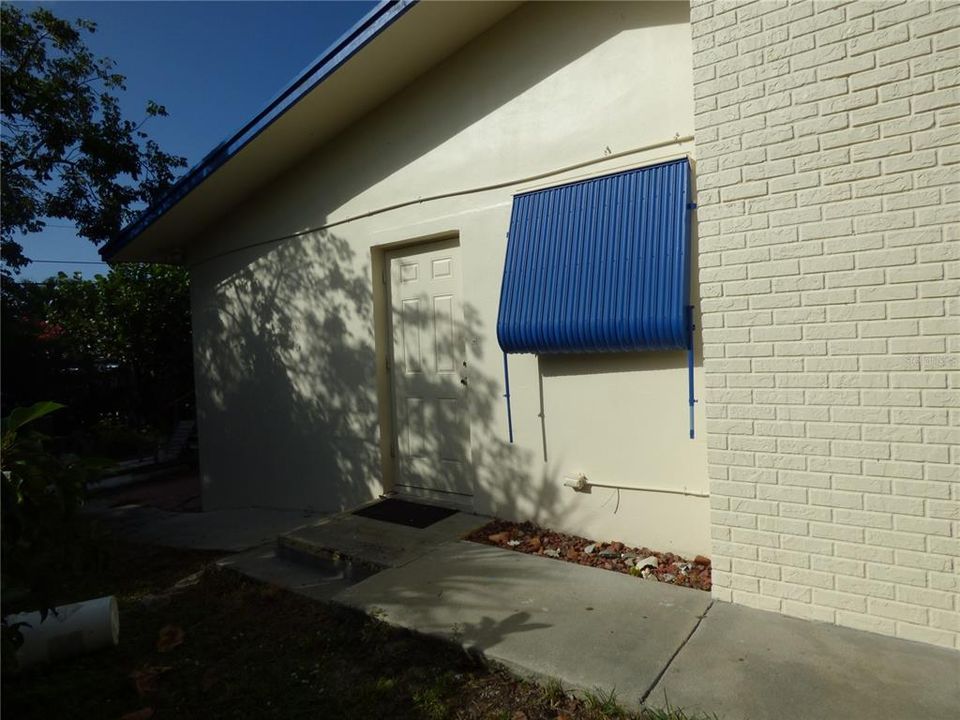 Recently Rented: $1,400 (0 beds, 1 baths, 500 Square Feet)