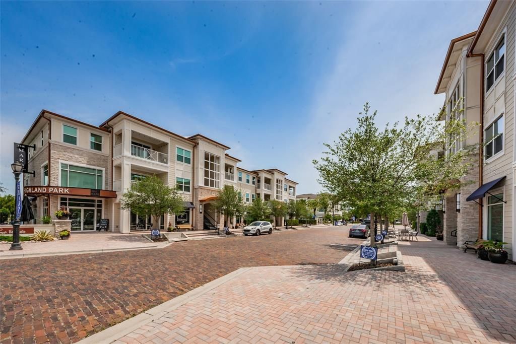 Active With Contract: $999,000 (4 beds, 3 baths, 2770 Square Feet)