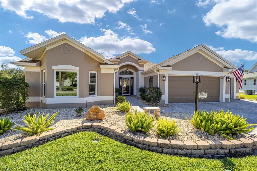 Recently Sold: $699,900 (3 beds, 2 baths, 2336 Square Feet)