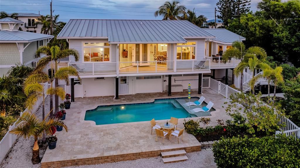 Recently Sold: $2,500,000 (3 beds, 3 baths, 2929 Square Feet)
