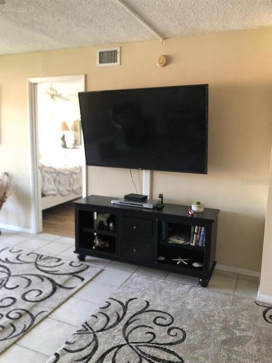 TV/entertainment center