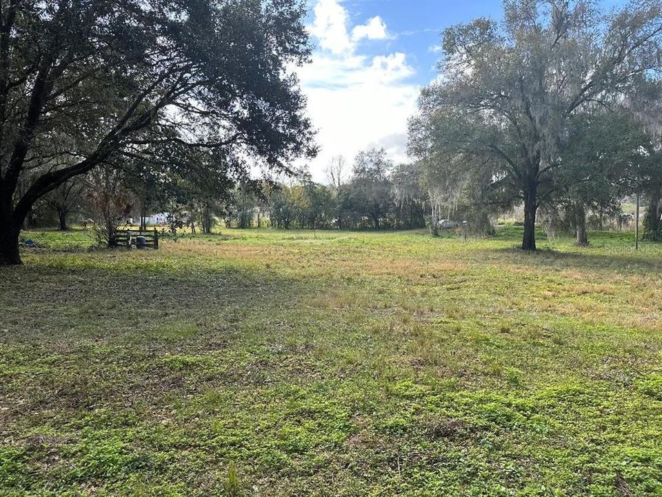 Vendido Recientemente: $135,000 (1.14 acres)