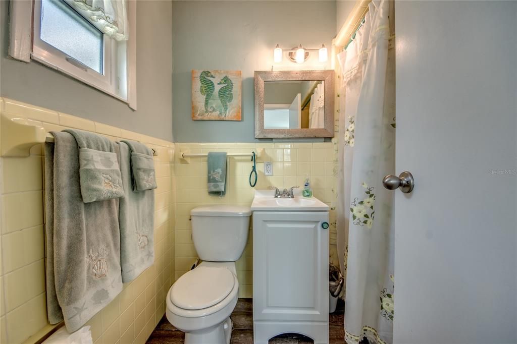 最近售出: $319,000 (2 贝兹, 2 浴室, 1242 平方英尺)