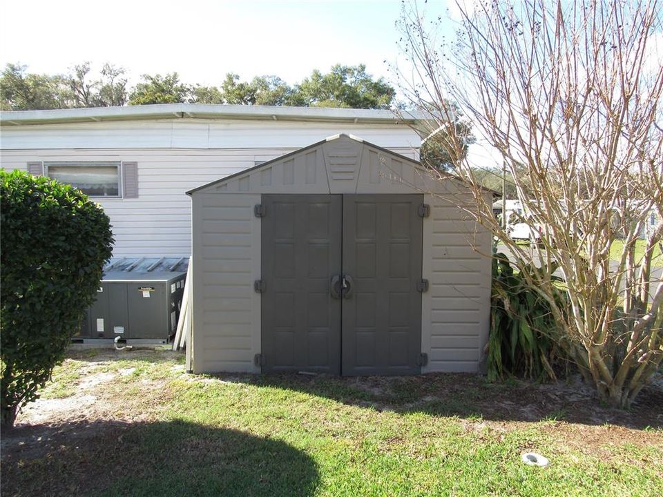 Active With Contract: $98,500 (2 beds, 1 baths, 1088 Square Feet)