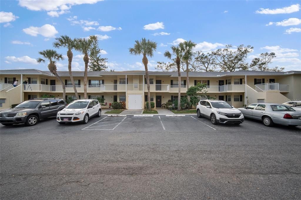 Active With Contract: $230,000 (2 beds, 2 baths, 1118 Square Feet)