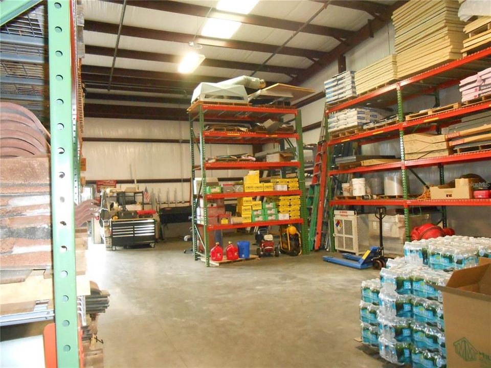 Warehouse area unit 1072