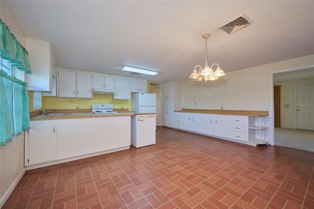 Kitchen/Dining Room