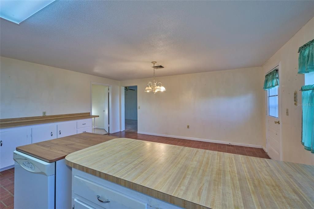 Kitchen/Dining Room