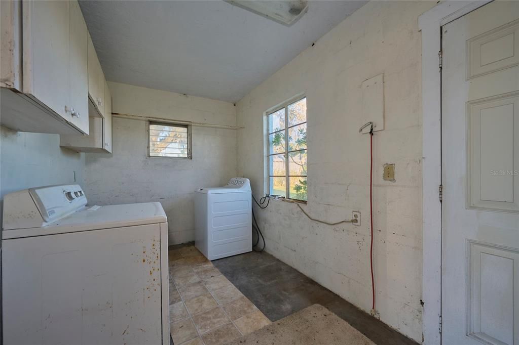 Laundry Room in Garage