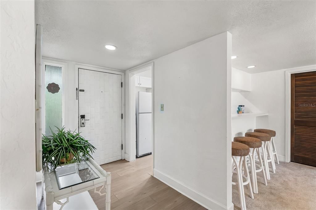 Active With Contract: $128,000 (2 beds, 2 baths, 1123 Square Feet)