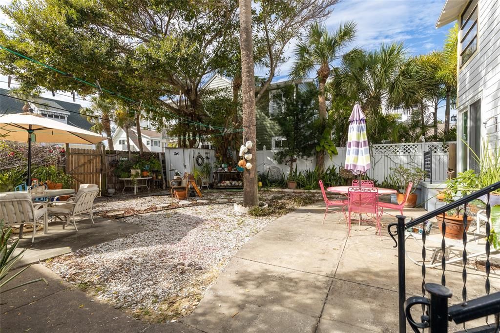 Recently Sold: $1,330,000 (0 beds, 0 baths, 2207 Square Feet)