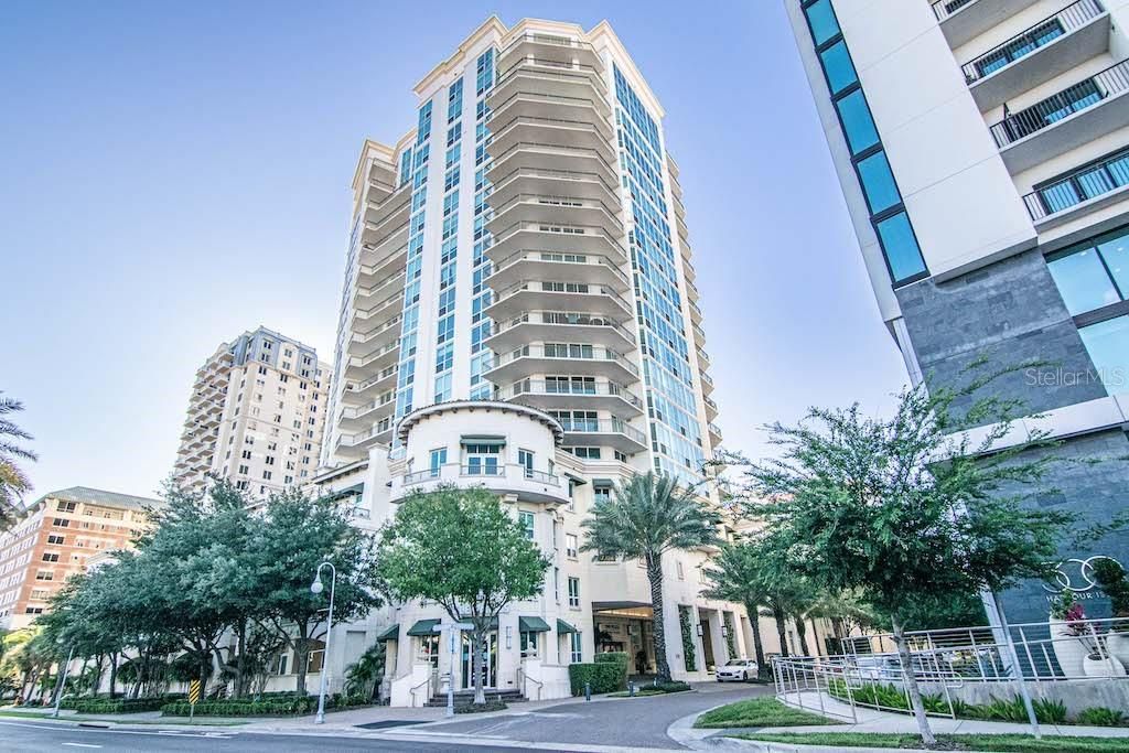 Recently Sold: $1,100,000 (2 beds, 2 baths, 1920 Square Feet)