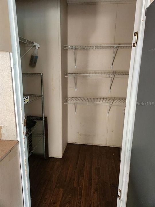 Vendido Recientemente: $159,500 (4 camas, 2 baños, 2356 Pies cuadrados)