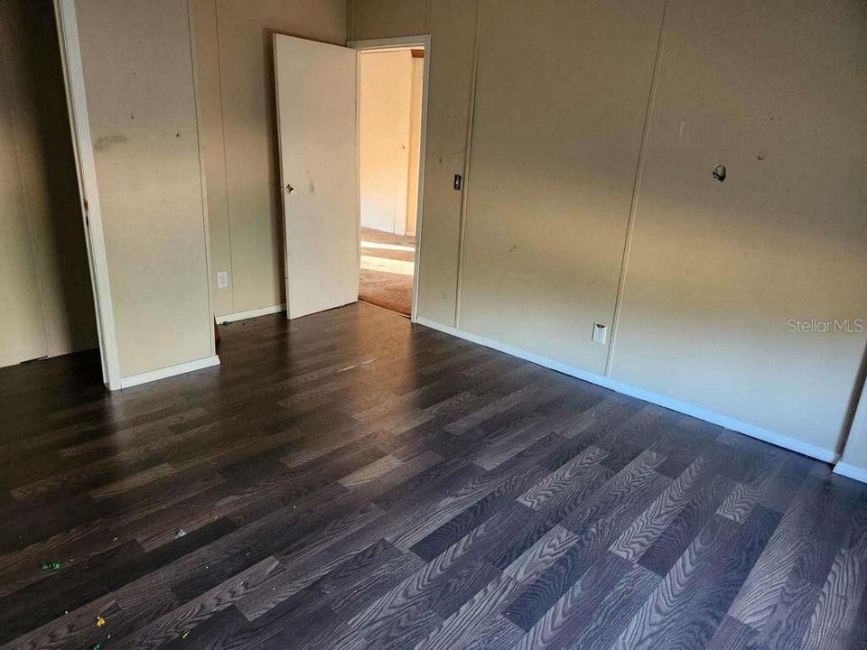 Vendido Recientemente: $159,500 (4 camas, 2 baños, 2356 Pies cuadrados)