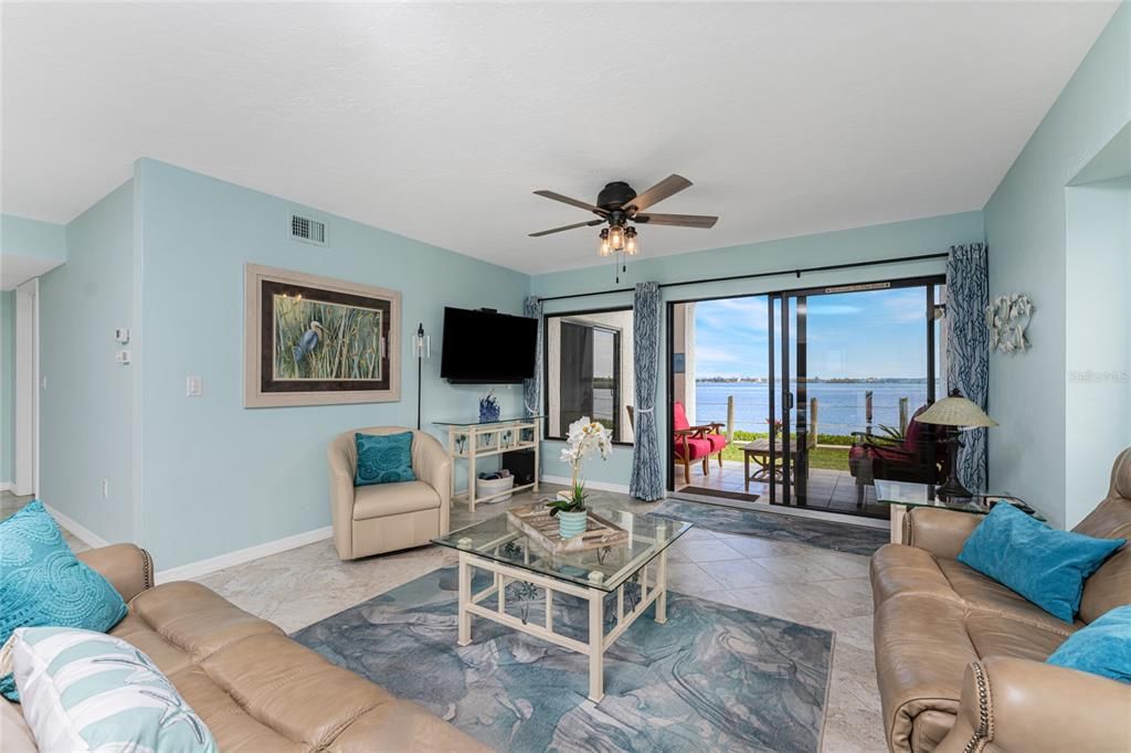 Recently Sold: $799,000 (2 beds, 2 baths, 1288 Square Feet)