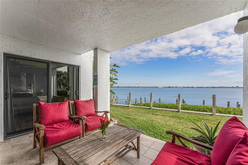 Recently Sold: $799,000 (2 beds, 2 baths, 1288 Square Feet)