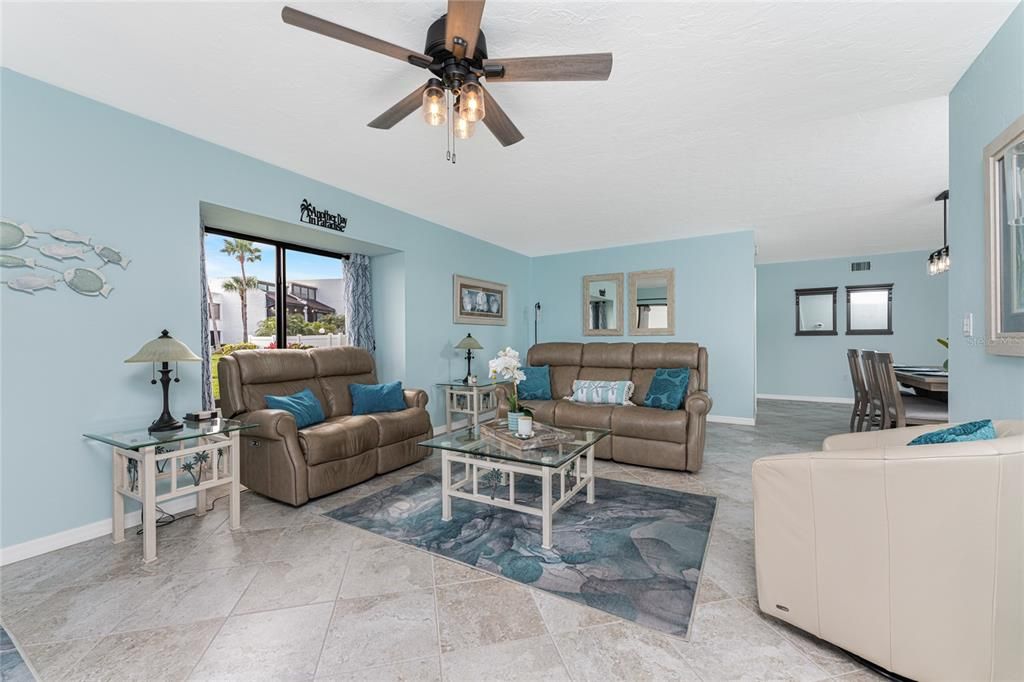 Recently Sold: $799,000 (2 beds, 2 baths, 1288 Square Feet)