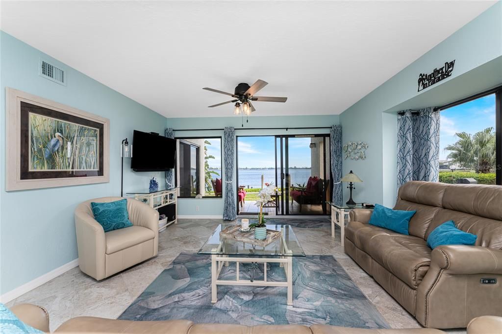 Recently Sold: $799,000 (2 beds, 2 baths, 1288 Square Feet)